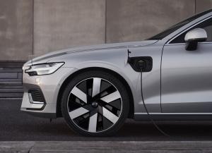 Volvo V60 T8 Recharge AWD Inscription 2021 года  (WW)